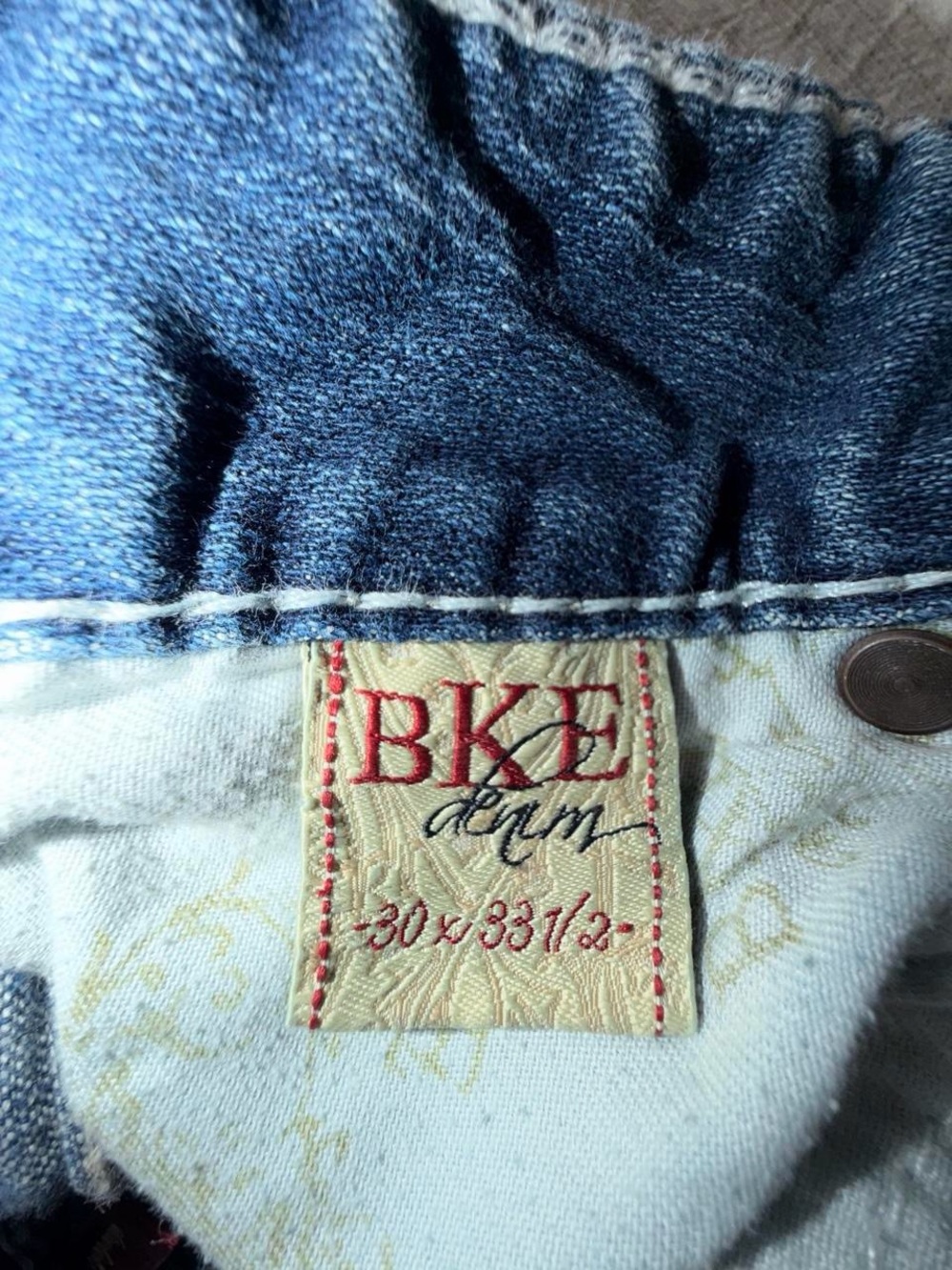 BKE Women's Blue Flared Jeans - Classic Mid Wash size 30x33 1/2 - Picture 4 of 6